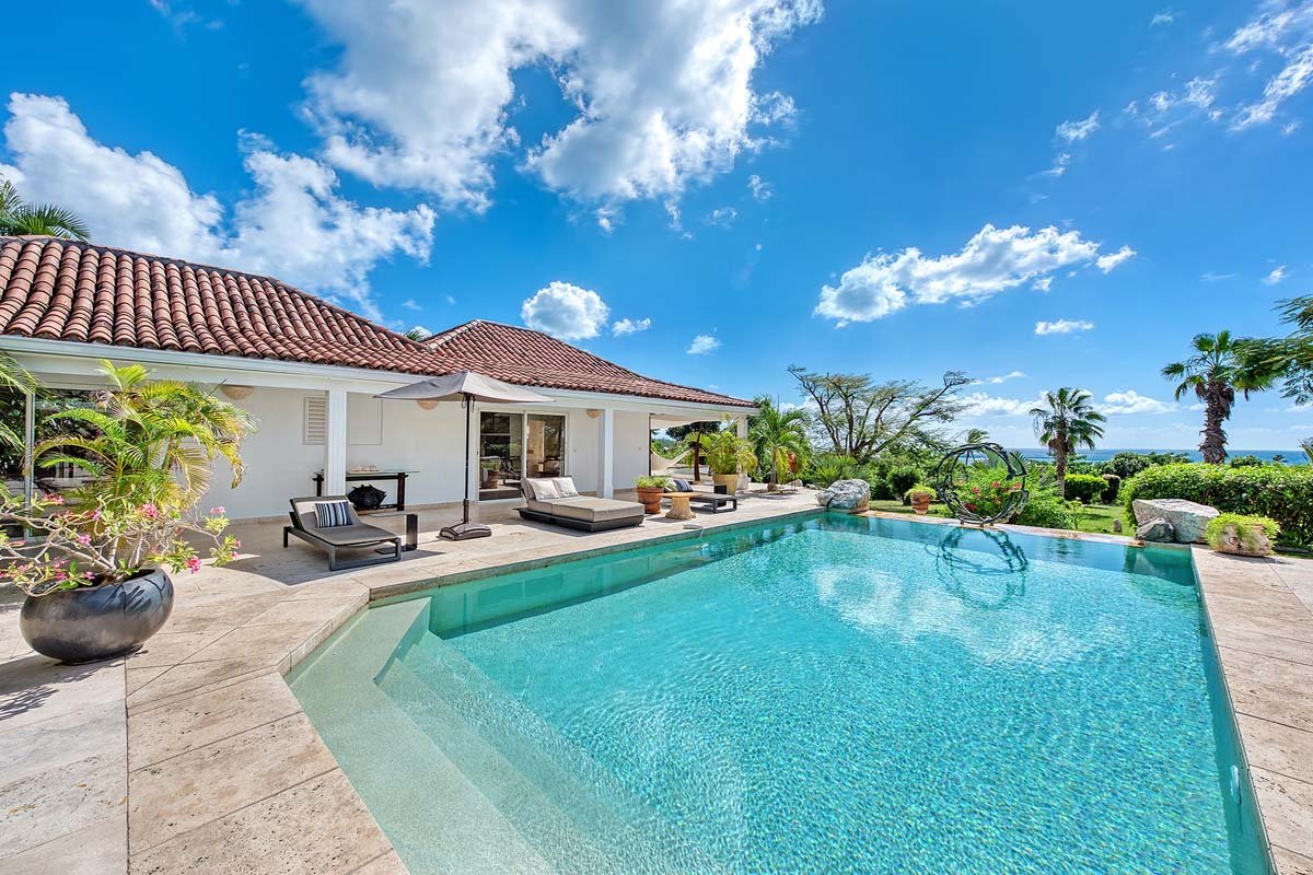 Piscina privada en la villa La Pinta en Terres Basses, St. Maarten