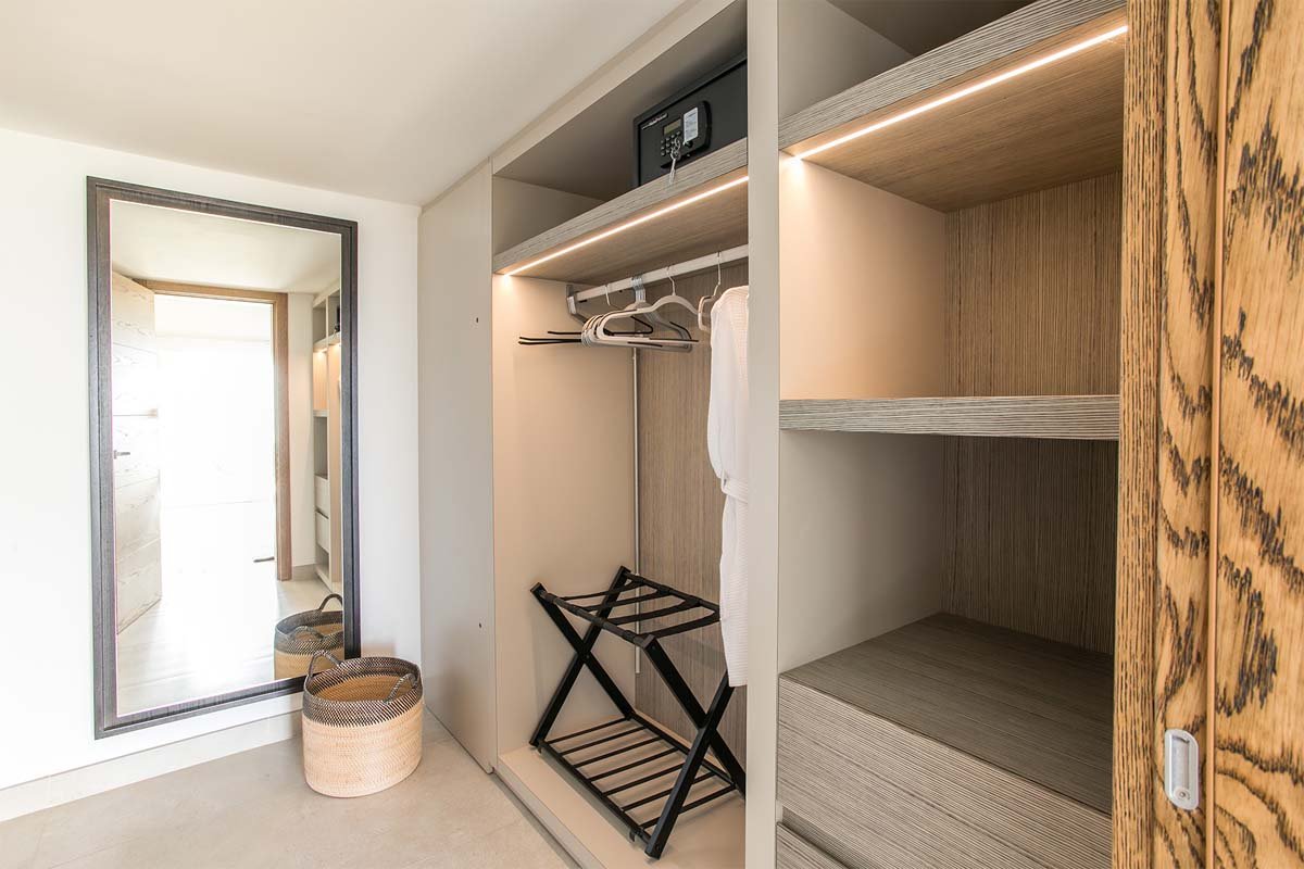 Villa Avanti Bedroom 3, Terres Basses, St. Martin – king bed, en-suite bathroom