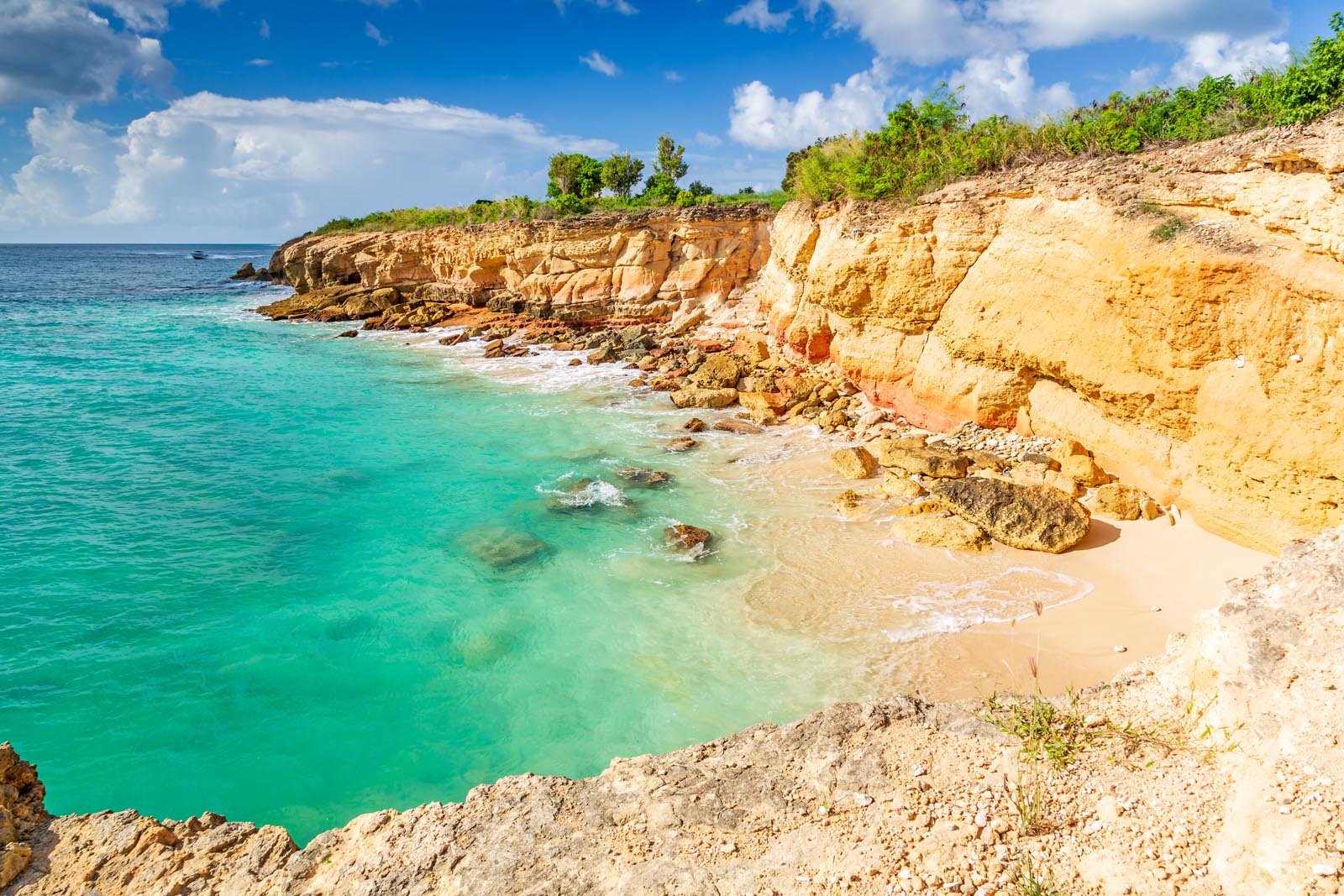 Sint Maarten Cupecoy Bay Beach, Caribbean – Inbetween the Cliffs Sint Maarten Cupecoy Bay Beach, Caribbean - Inbetween the Cliffs
