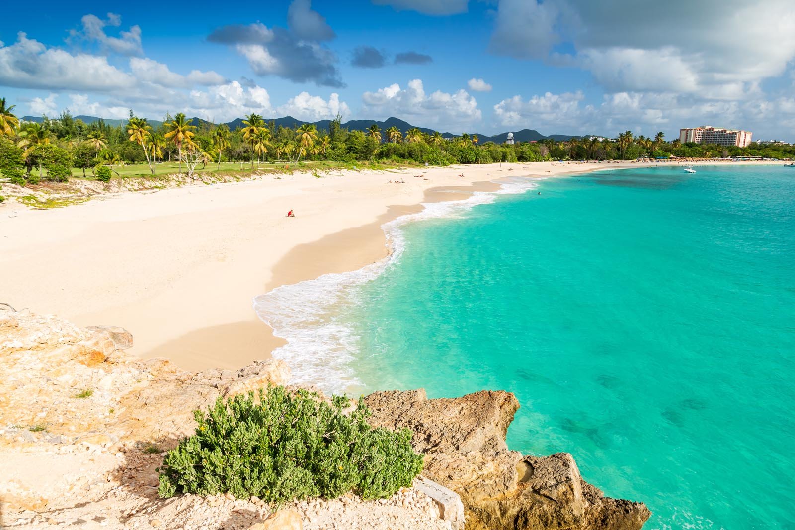“Discover the Serene Beaches of St. Maarten – Unwind in Pristine Beauty” Sint Maarten Mullet Bay Beach - White sand of Mullet Bay Beach