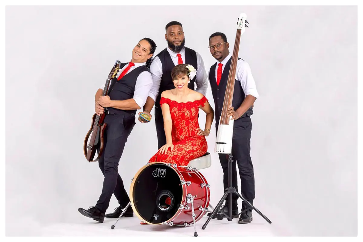 « Sugar Apple Jazz Band : Le battement de cœur de St. MartinLa scène musicale vibrante de » Sugar Apple - Groupe de Jazz à St Martin, SXM, St Maarten