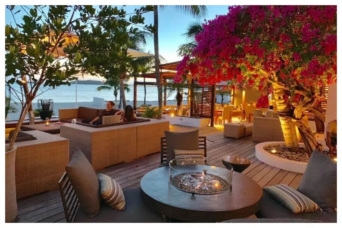 Holland House, Ocean Lounge, Night Ambiance