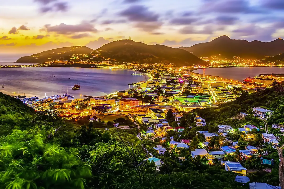 Shopping in Philipsburg, Front Street – St. Maarten